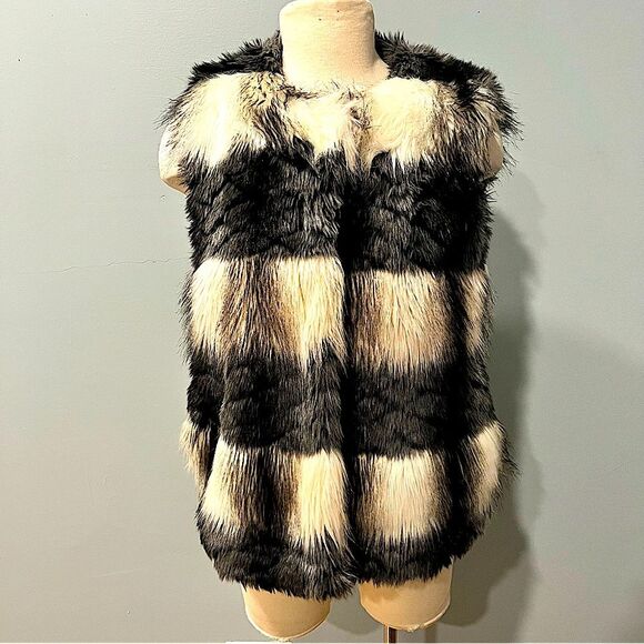 Design Lab Lord & Taylor Black & White Check Faux Fur Vest Size Small - Picture 2 of 10